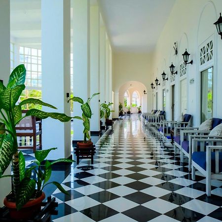Chanakya Bnr Hotel Пури Екстериор снимка