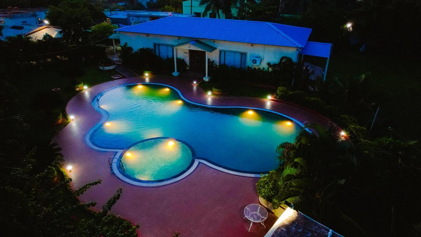 Chanakya Bnr Hotel Пури Екстериор снимка